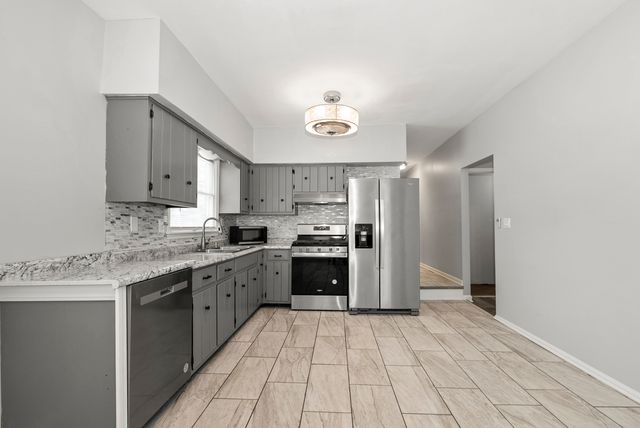 8340 W Lincoln Highway 8340, Frankfort, IL 60423