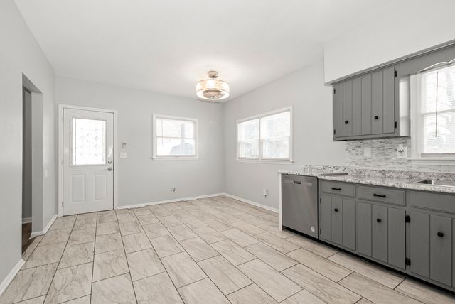 8340 W Lincoln Highway 8340, Frankfort, IL 60423