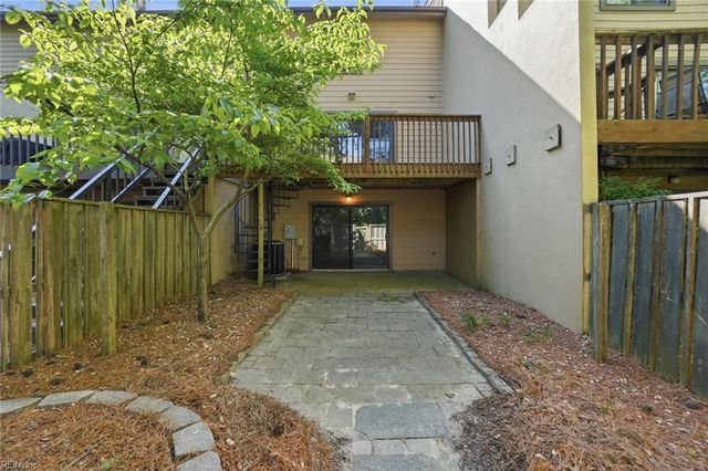2203 Hermit Thrush LN, Virginia Beach, VA 23455