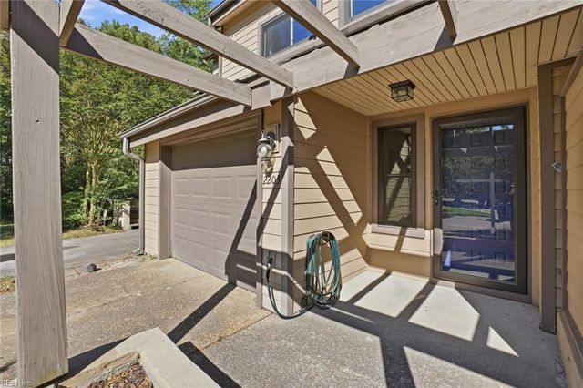 2203 Hermit Thrush LN, Virginia Beach, VA 23455