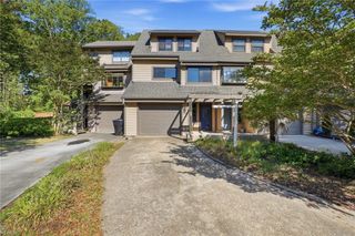 2203 Hermit Thrush LN, Virginia Beach, VA 23455