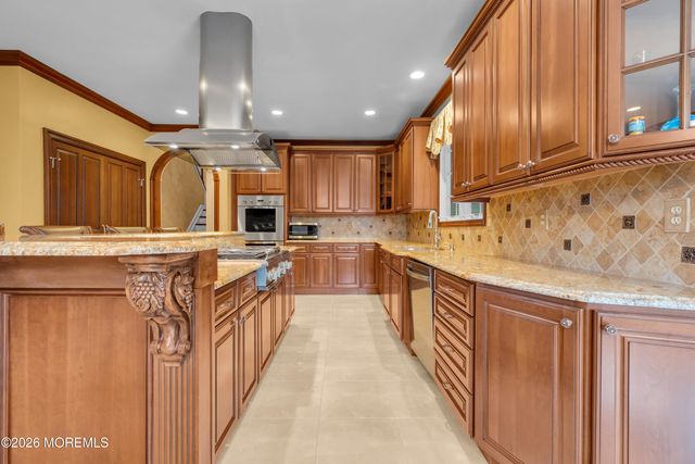 24 Alexis Drive, Farmingdale, NJ 07727