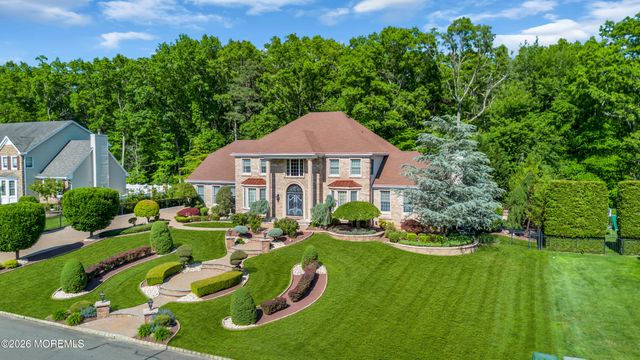 24 Alexis Drive, Farmingdale, NJ 07727
