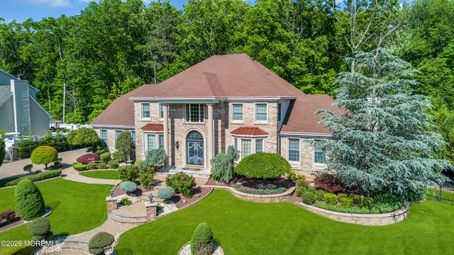 24 Alexis Drive, Farmingdale, NJ 07727