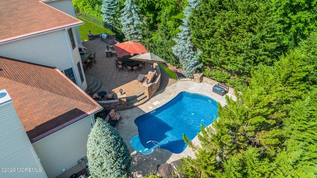 24 Alexis Drive, Farmingdale, NJ 07727