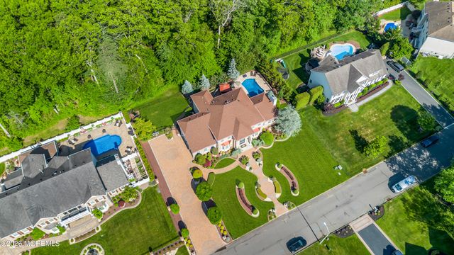24 Alexis Drive, Farmingdale, NJ 07727