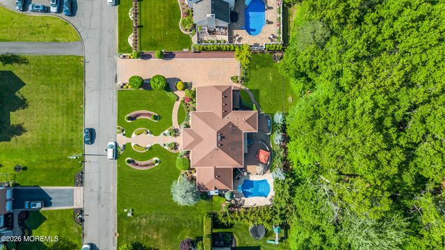 24 Alexis Drive, Farmingdale, NJ 07727