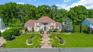 24 Alexis Drive, Farmingdale, NJ 07727