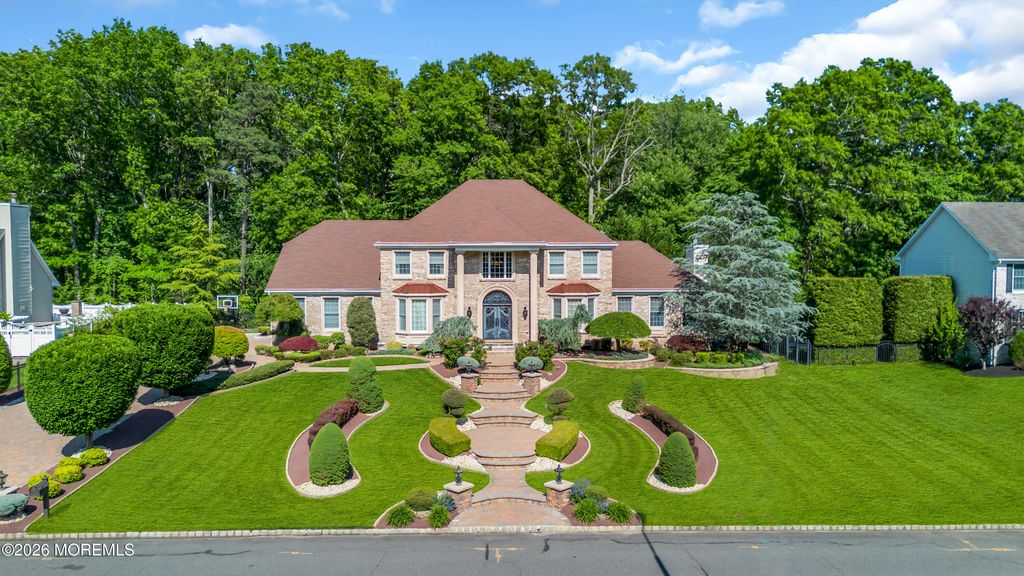 24 Alexis Drive, Farmingdale, NJ 07727