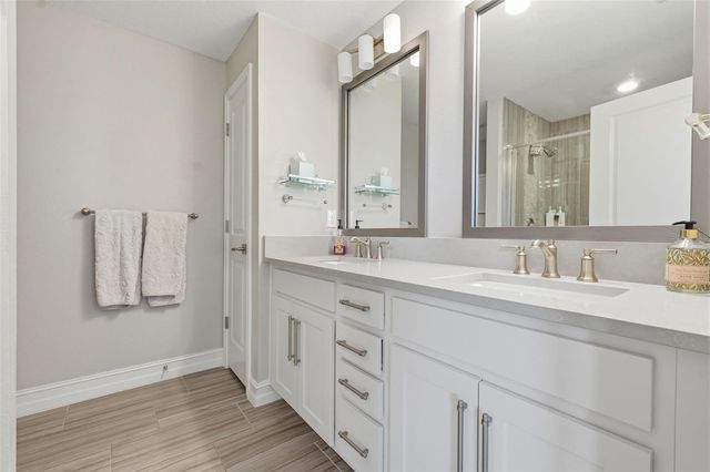 4921 W PAUL AVENUE 5, Tampa, FL 33611