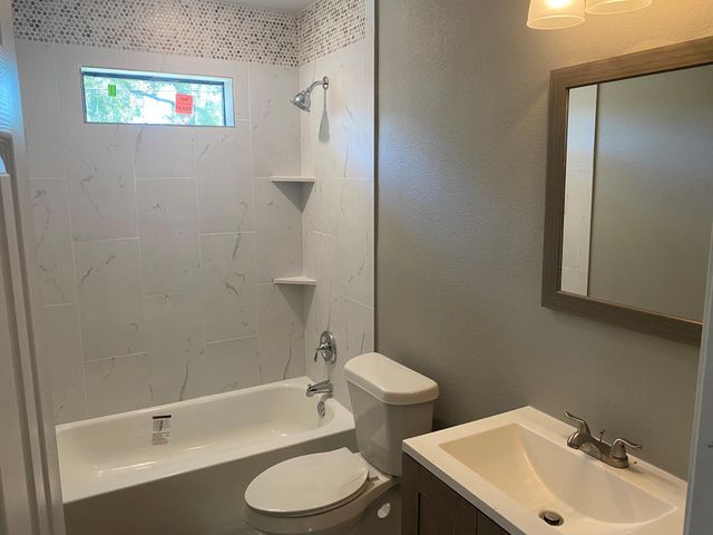5962 Southwind Street, Houston, TX 77033
