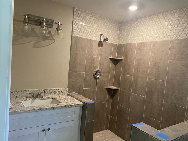 5962 Southwind Street, Houston, TX 77033