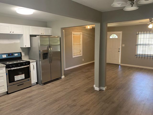 5962 Southwind Street, Houston, TX 77033