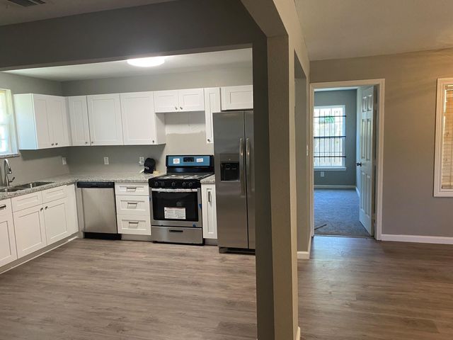 5962 Southwind Street, Houston, TX 77033