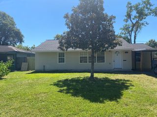 5962 Southwind Street, Houston, TX 77033