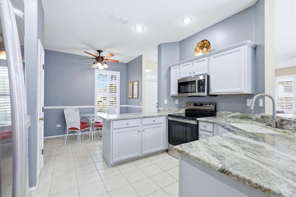 Image 11 of property listing at 5159 51ST LANE W, Bradenton, FL 34210