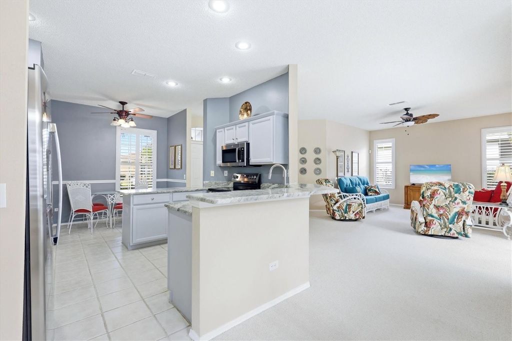 Image 10 of property listing at 5159 51ST LANE W, Bradenton, FL 34210