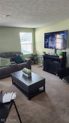 2608 Bishop Oval, Barberton, OH 44203