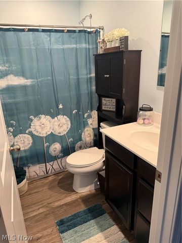 2608 Bishop Oval, Barberton, OH 44203