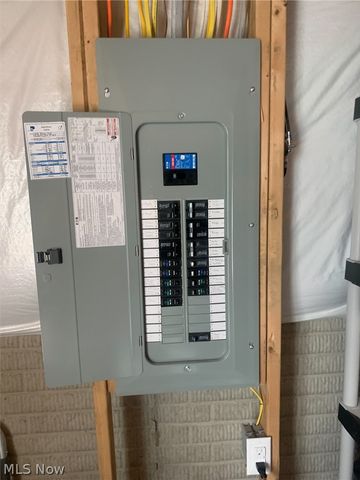 2608 Bishop Oval, Barberton, OH 44203