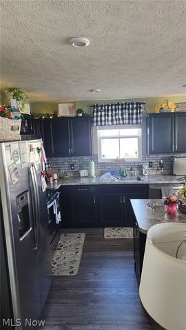 2608 Bishop Oval, Barberton, OH 44203