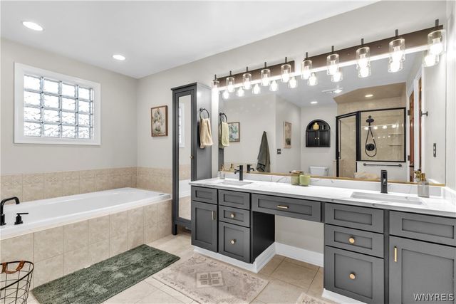 52 Brynstone Court, Amherst, NY 14228