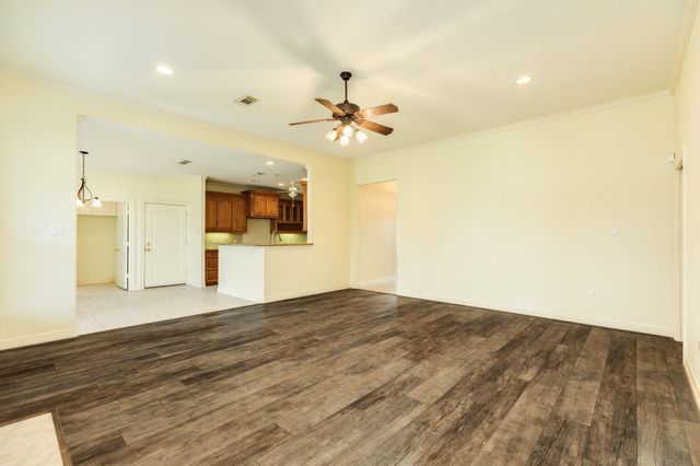 120 Mallard Drive, Clute, TX 77531