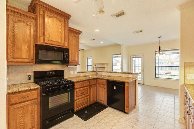 120 Mallard Drive, Clute, TX 77531