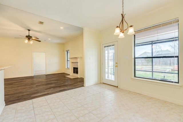 120 Mallard Drive, Clute, TX 77531