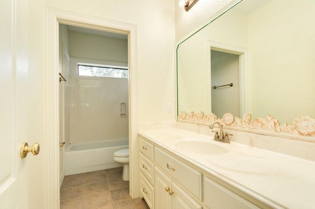 120 Mallard Drive, Clute, TX 77531