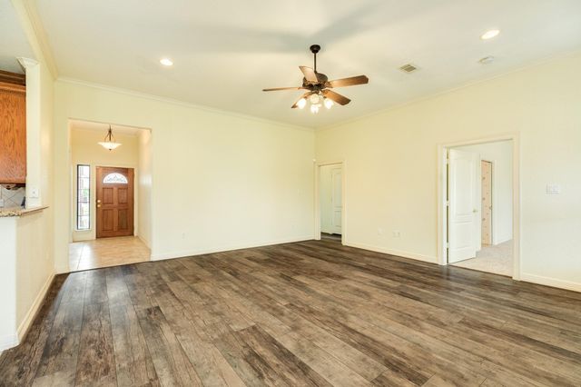 120 Mallard Drive, Clute, TX 77531