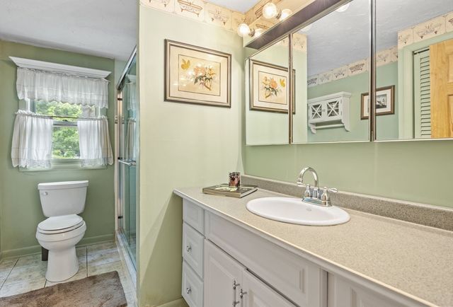 90 Kingman St, Taunton, MA 02718