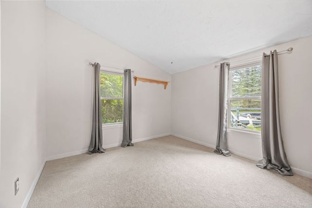 90 Kingman St, Taunton, MA 02718