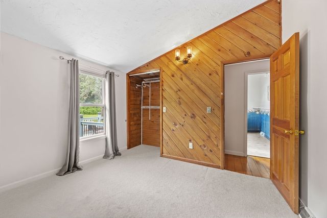 90 Kingman St, Taunton, MA 02718