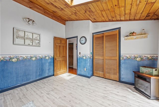 90 Kingman St, Taunton, MA 02718