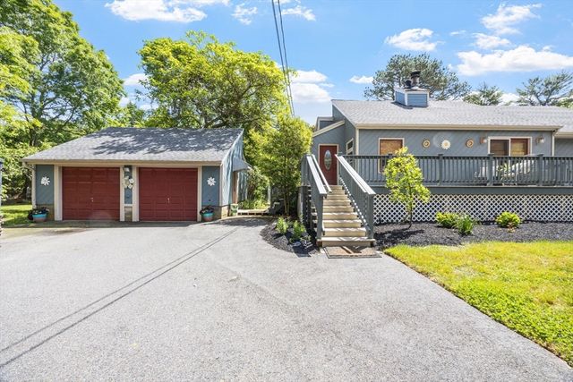 90 Kingman St, Taunton, MA 02718