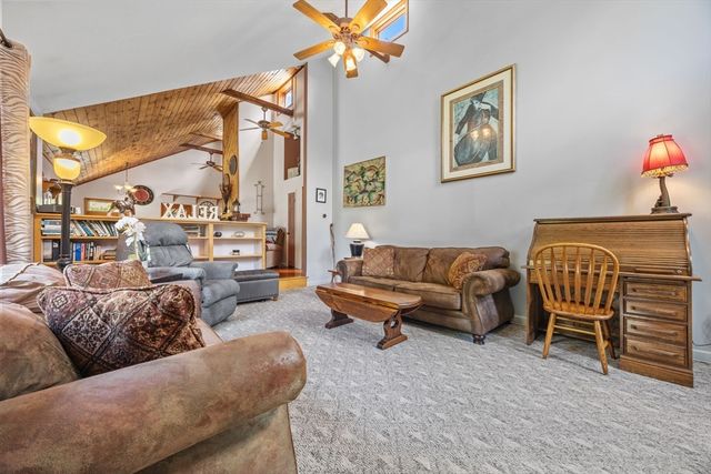90 Kingman St, Taunton, MA 02718