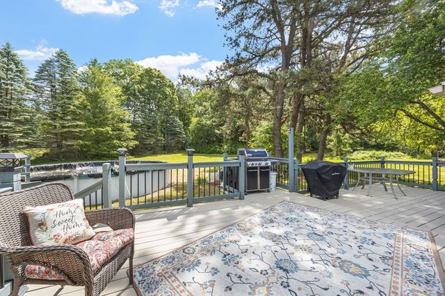 90 Kingman St, Taunton, MA 02718