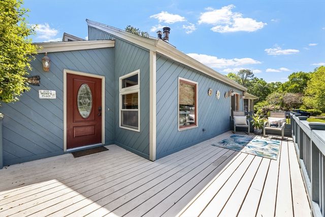 90 Kingman St, Taunton, MA 02718