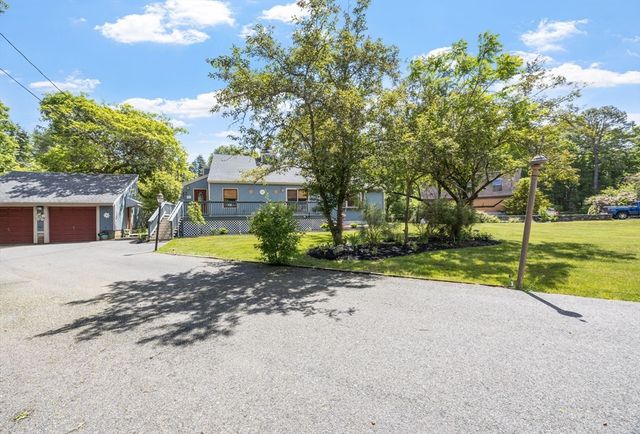 90 Kingman St, Taunton, MA 02718