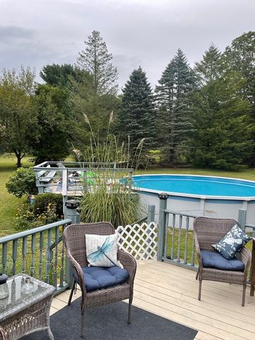 90 Kingman St, Taunton, MA 02718