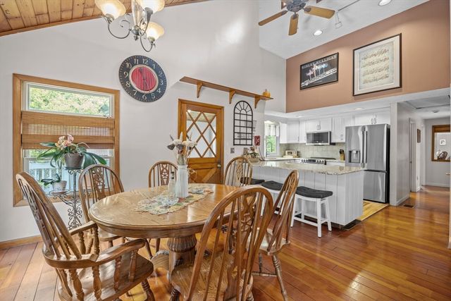 90 Kingman St, Taunton, MA 02718
