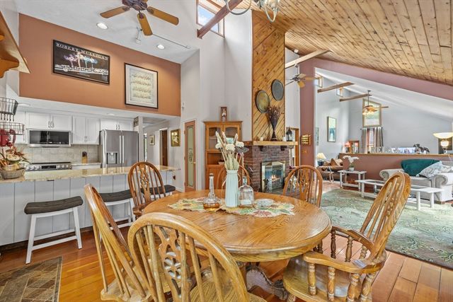 90 Kingman St, Taunton, MA 02718