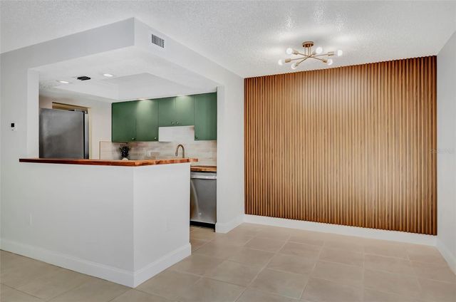 776 116TH AVENUE N 1105, St Petersburg, FL 33716