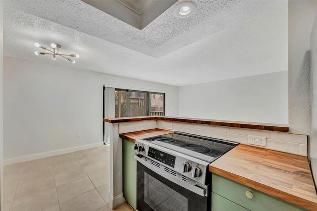 776 116TH AVENUE N 1105, St Petersburg, FL 33716