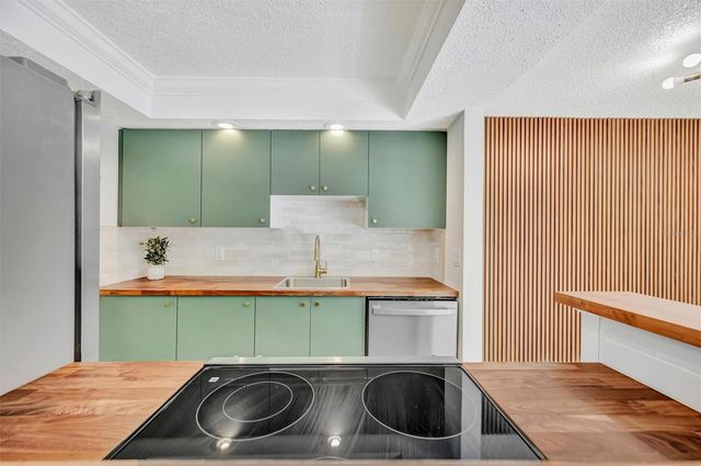 776 116TH AVENUE N 1105, St Petersburg, FL 33716