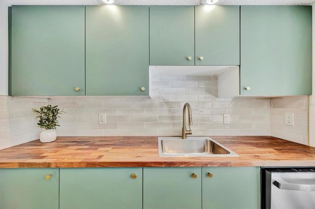 776 116TH AVENUE N 1105, St Petersburg, FL 33716