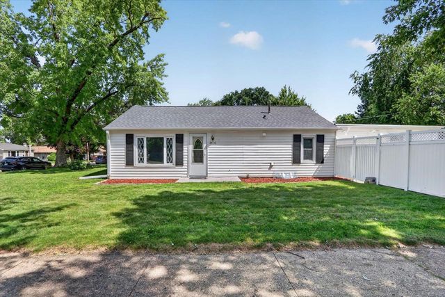 2416 Kellogg Avenue, Janesville, WI 53546