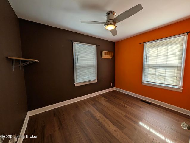 5010 Laughlin Ave, Louisville, KY 40214