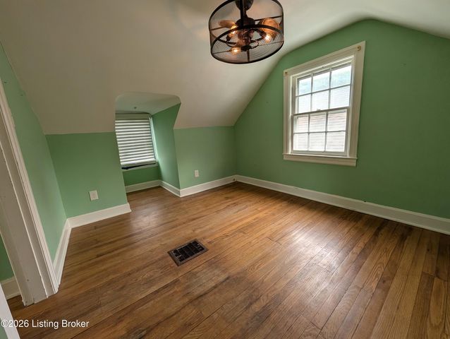 5010 Laughlin Ave, Louisville, KY 40214